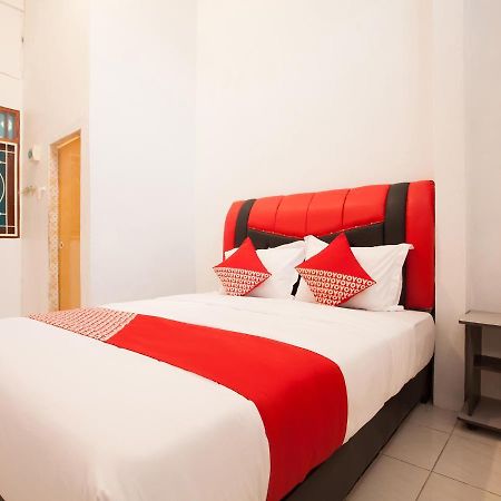Oyo 1978 Pondok Indah Residence Медан Екстер'єр фото